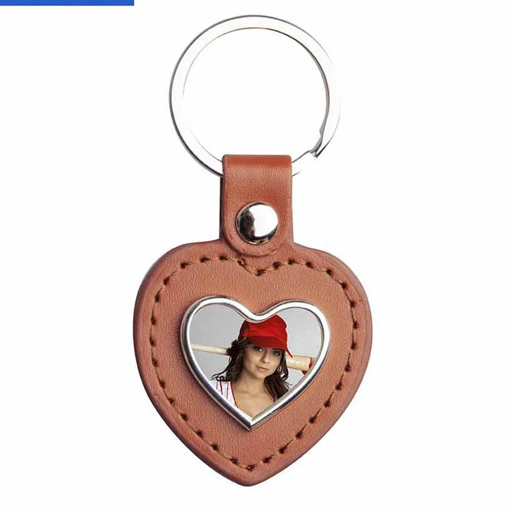 Breloc piele cu pandantiv metalic